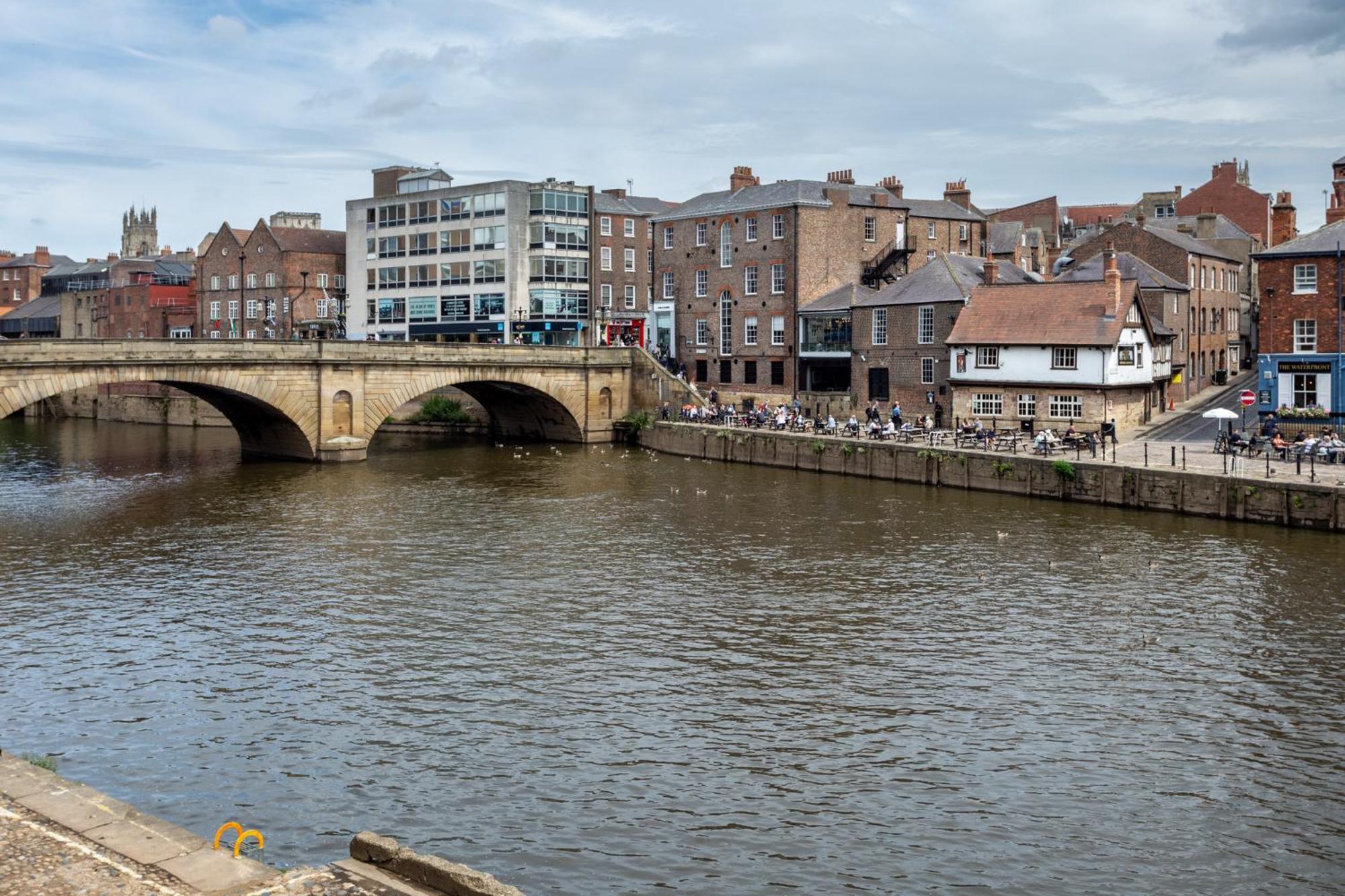 Luxury Apartment Woodsmill View - On The River - With Balcony - Recently Refurbished York Exterior photo